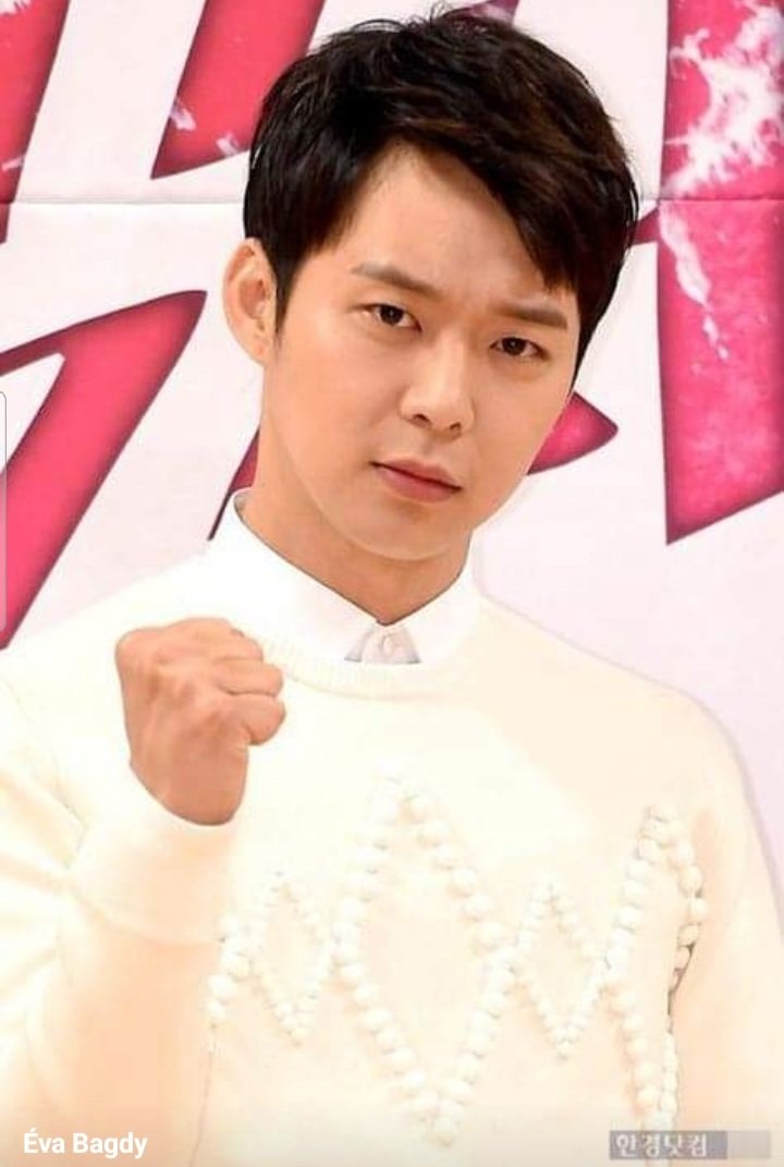 aidadagherlb's tweet photo. Yesterday I registered myself in Logbook TV and received a confirmation email! 🙏🏻✌️✅️🌻💙 Guardians Fighting!🌻💪👊🍀
#ParkYuChun  #YUCHUN @LogbookAsia #GUARDIANS_OF_YUCHUN #YUCHUN_SIGNAL_2  #alwayswithYU https://t.co/2h9lU5K8SQ