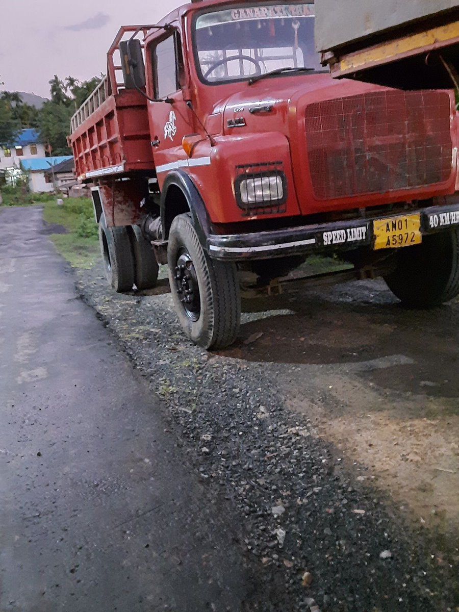 Islandsfronts's tweet photo. @DC_NMAndaman, could you please prioritize this matter? As of April 2023, @MORTHIndia has implemented a guideline for vehicle scrapping policy. There have been frequent complaints about trucks operating without fitness certification, insurance, and road tax, https://t.co/12mMb7YZYM