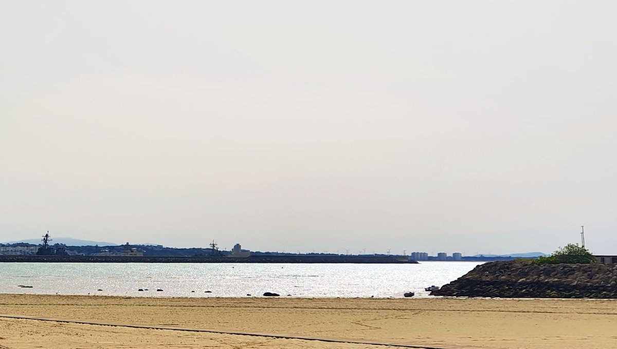 monteromonti's tweet photo. La infoweb se contradice con los carteles d la Estación Marítima d #Rota. El #catamarán no aparece y el Consorcio d #Transportes d la Bahía d #Cádiz dice q el catamarán no navega x "condiciones meteorológicas adversas". Y la bahía como un plato 😡 Un #tangue q ya es un clásico 🤦🏻♂️ https://t.co/uVz4gtQb1m