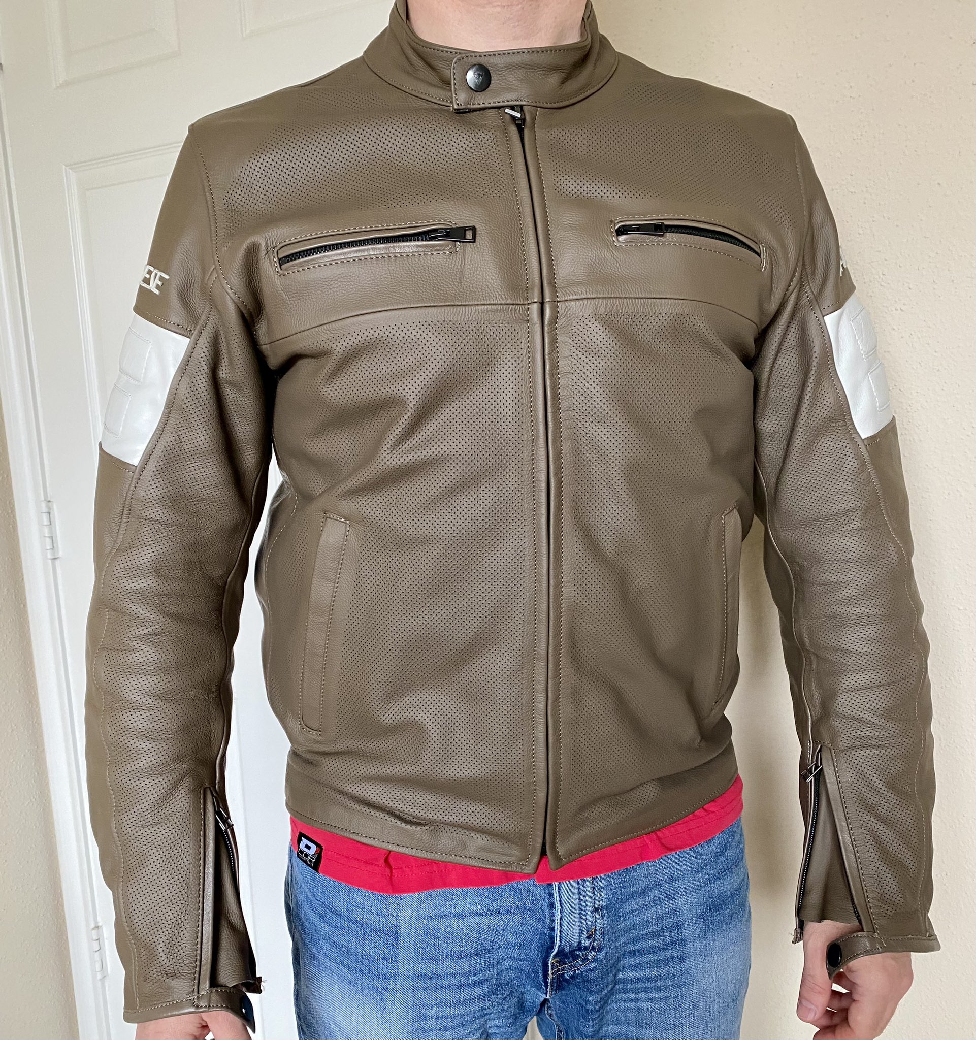 brugt fintælling Skabelse Dainese Perforated Leather Jacket - Size 54 | BMW R18 Motorcycle Forum