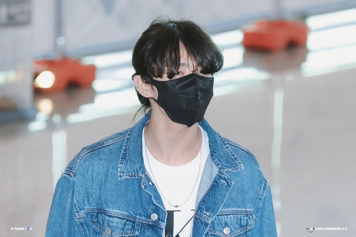 ItTakesTwoKookV's tweet photo. 230408 출국🐰 HD

#전정국 #Jungkook @BTS_twt https://t.co/L6YXISzmBn