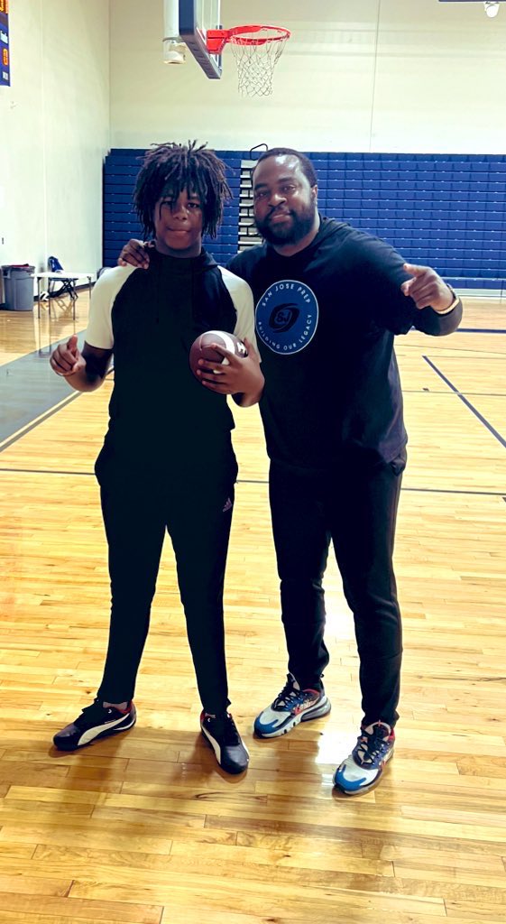 Great Easter Weekend Grind Session with new MDEliteQb1 trainee 2027 <a href="/FredGoodenV2/">.</a> .. #ServingOurYouth#MDEliteQb1💪🏾