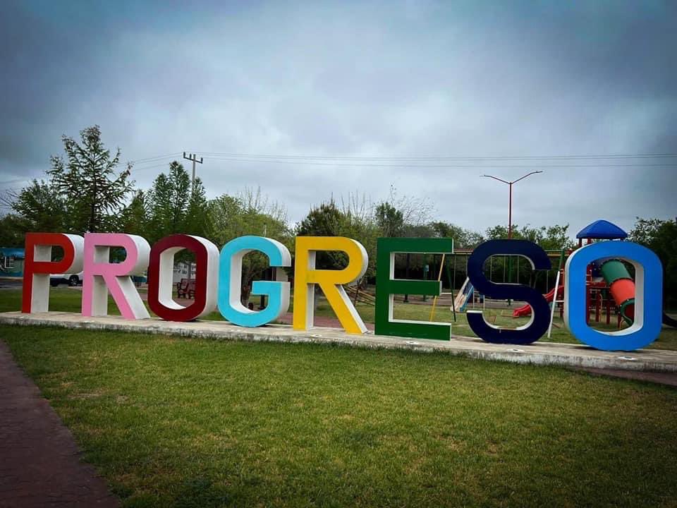 licoquintanilla's tweet photo. Así te recibimos en el arco de entrada de la Villa de Progreso!!!
Con la hospitalidad de nuestra gente, estacionamiento, sanitarios al 100 y área de recreo para toda tu familia!!!
#VillaDeProgreso #HazTurismoEnProgreso https://t.co/HxqpAeFPl6