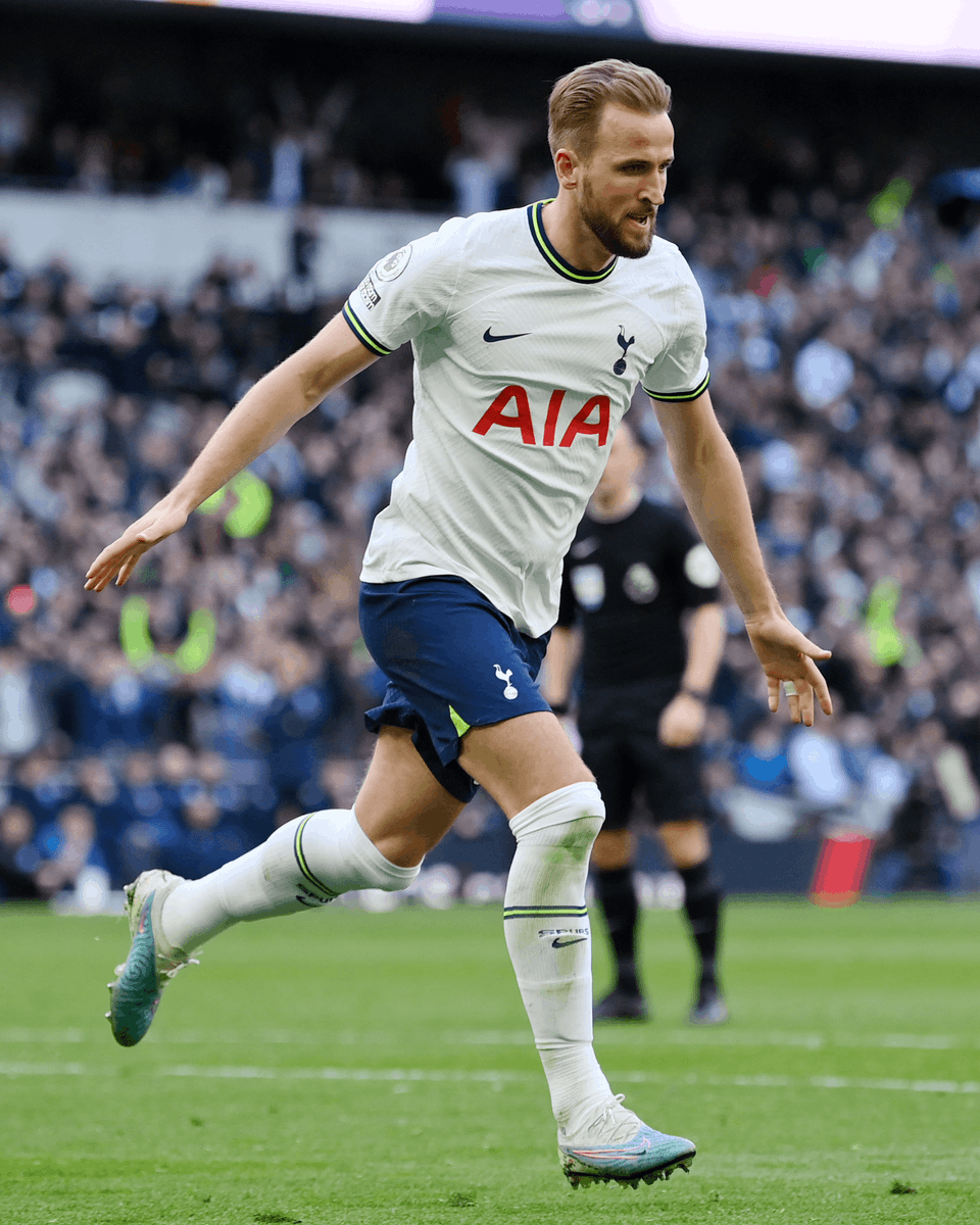 Premier League tweet media