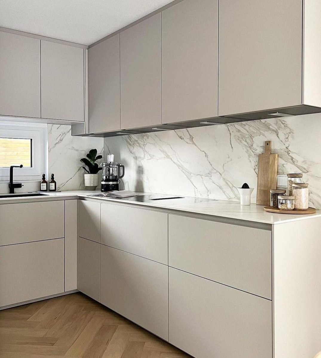 VeniceConstruGh's tweet photo. LOCATION - Osu(Off the Oxford Street, behind Ecobank)
- A modern living, dining and kitchen space with an adjoining porch. It is ideal for daily outdoor life and offers a view of the entire entrance & Osu.
Call,WhatsApp or DM US NOW: 0530493292 for a #FREEVIEWING https://t.co/3AGsqa1z2b