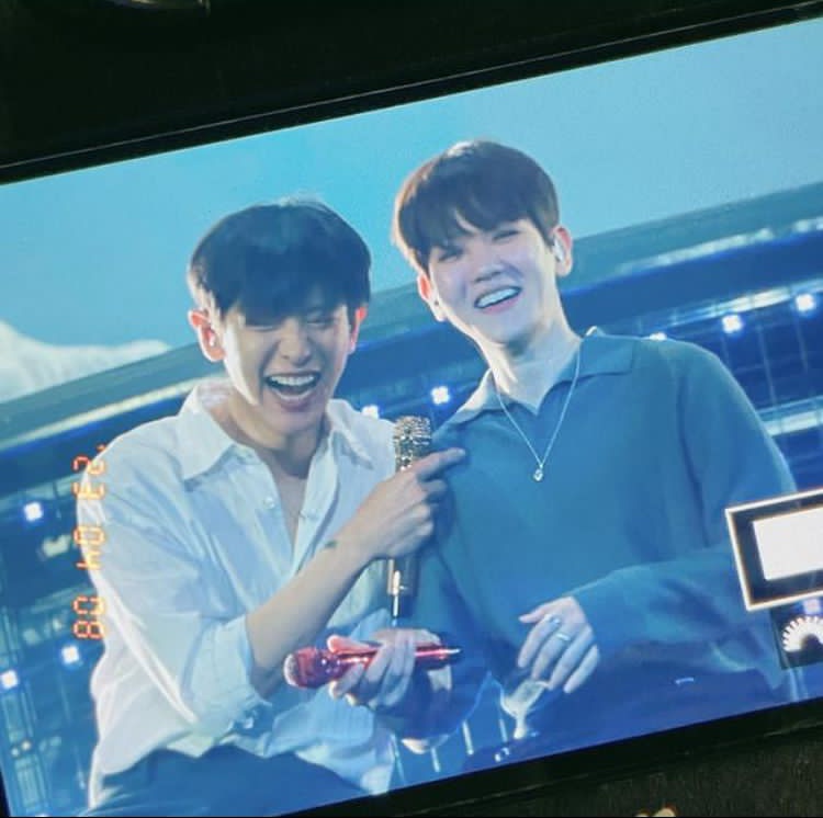 mostlybaekyeol's tweet photo. USER FOUND UGLY SOBBING https://t.co/dG4pBaY40e