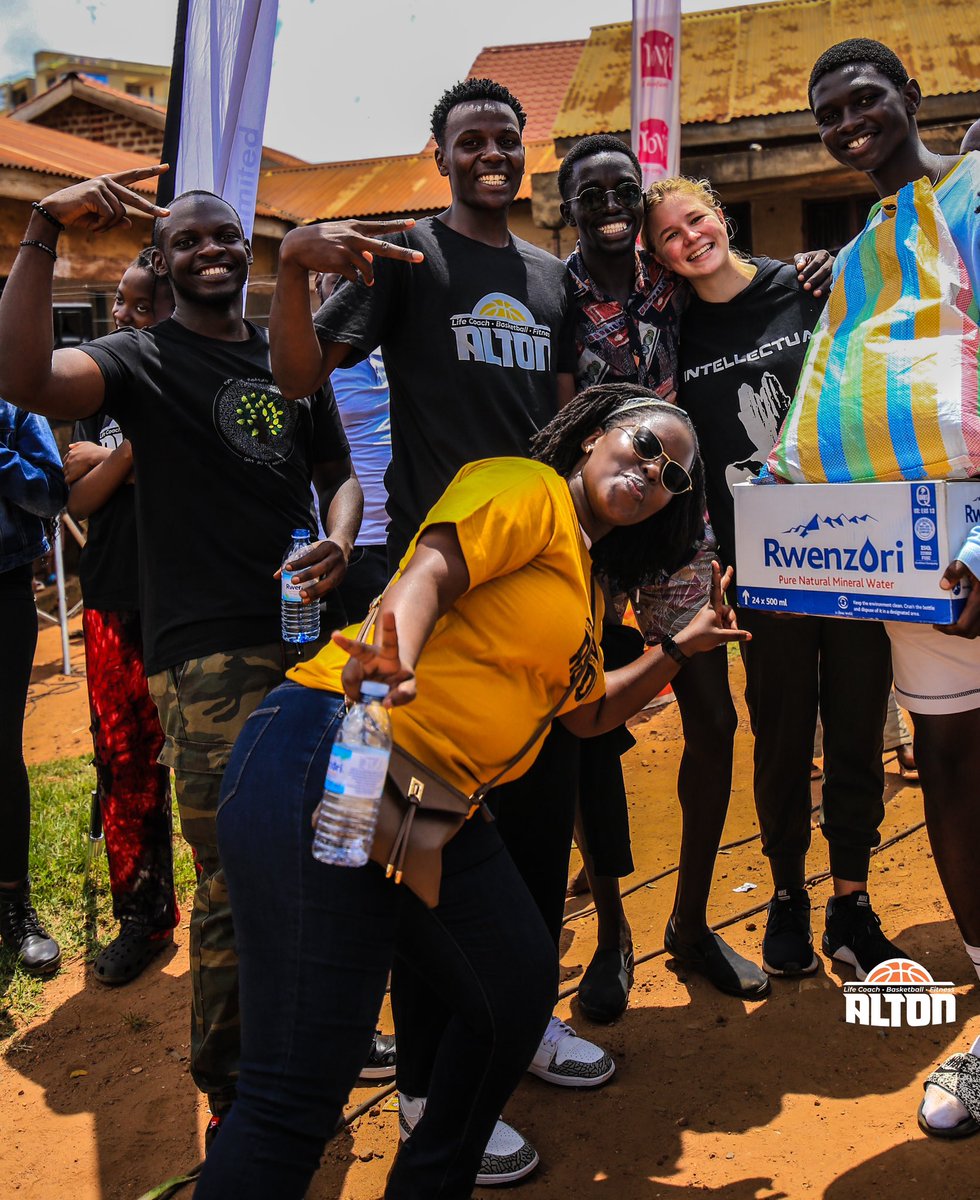 Alt0nBasketball's tweet photo. Thank You @Alt0nBasketball  family 😇

#EasterInSlums #SportsForYputhDevelopment https://t.co/jxTy2pMXzj