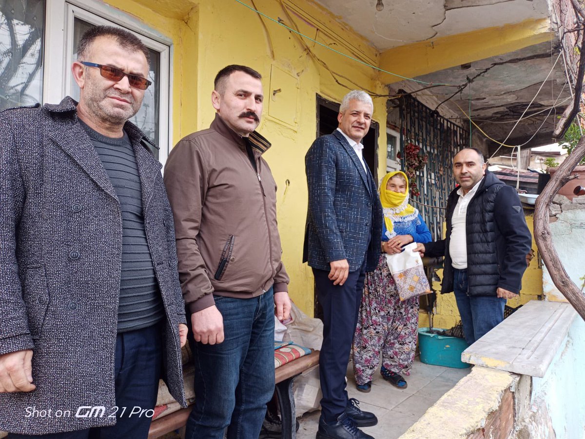 📌Mevlana Mahallesi 

📍SKM
İlçe Başkan Vekilimiz Raif Öztürk , Mevlânâ Mahalle Başkanımız Sezgin Hışır ve yönetimimiz ile birlikte
Toplumumuzun rengi, neşesi ve ayrılmaz bir parçası olan Roman  vatandaşlarımızı ziyaret ederek hasbihal eyledik. 

#AkPartiGebzeSahada
#RomanlarGünü