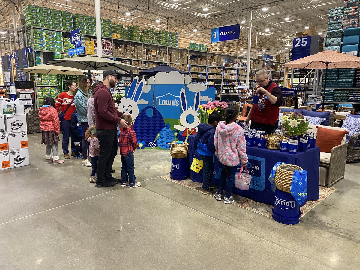 SuzetteKing11's tweet photo. “Egg-Venture” Event at Lowe’s of Mason, OH going on today till 1 PM. #LowesSpringFest @lowes542 @AttingerSam @shanejthompson @TemikaM838 @LizetteLaguerre https://t.co/rrWITbUj3e