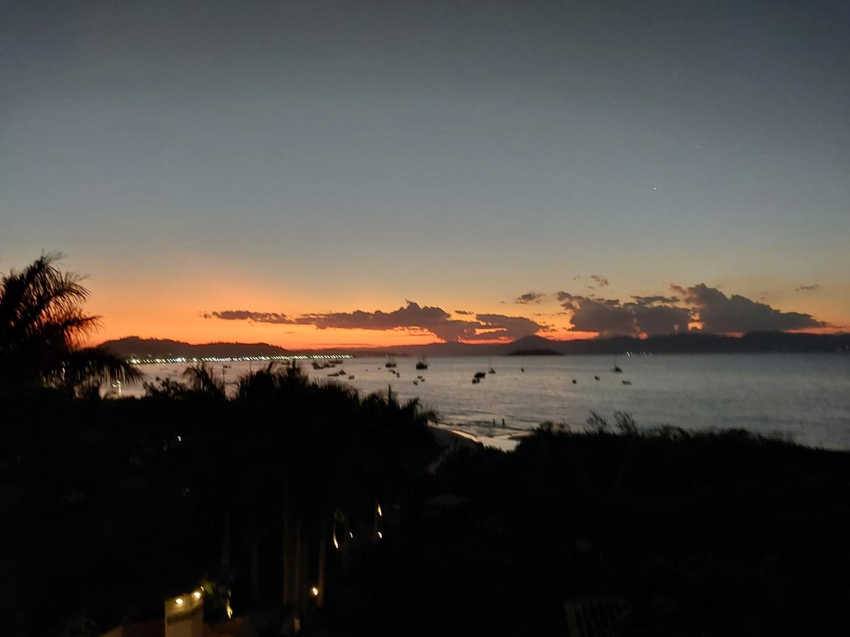 briefzil's tweet photo. Florianópolis, Brazil: peace of mind plus balcony view and 🧉. Have a nice weekend, everyone https://t.co/v5Ol0QKYAq