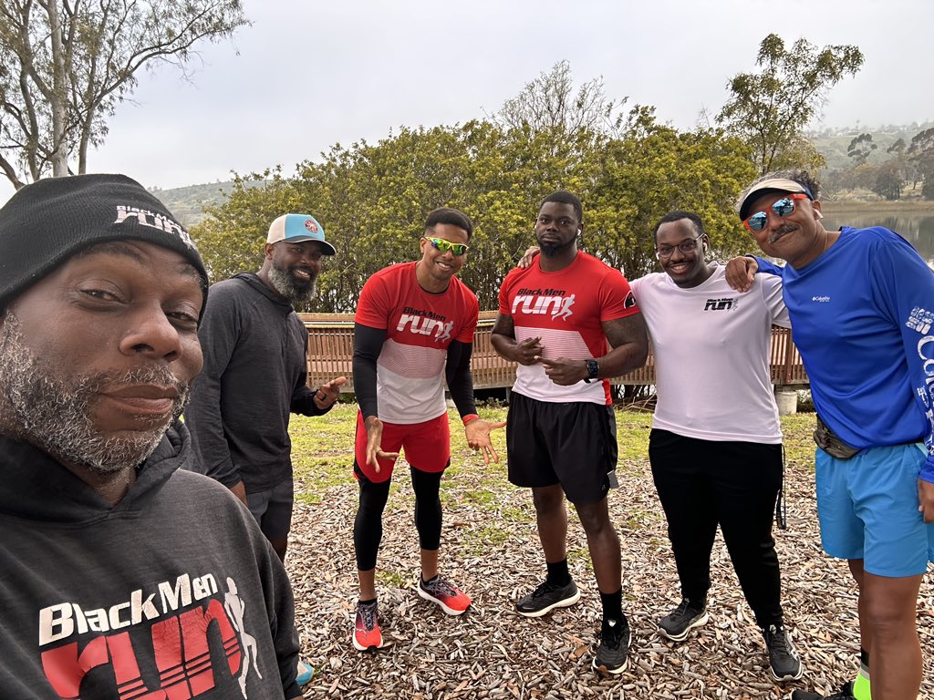 Nasara_Gargonnu's tweet photo. Thanks @tinamuir …I ran today with you for 55 minutes (#TogetherRun 75) at #LakeMiramar!
#RunningForReal #SiriusFitness #BlackMenRun @BlackMenRun @SauconySneaks https://t.co/kyegQociUa