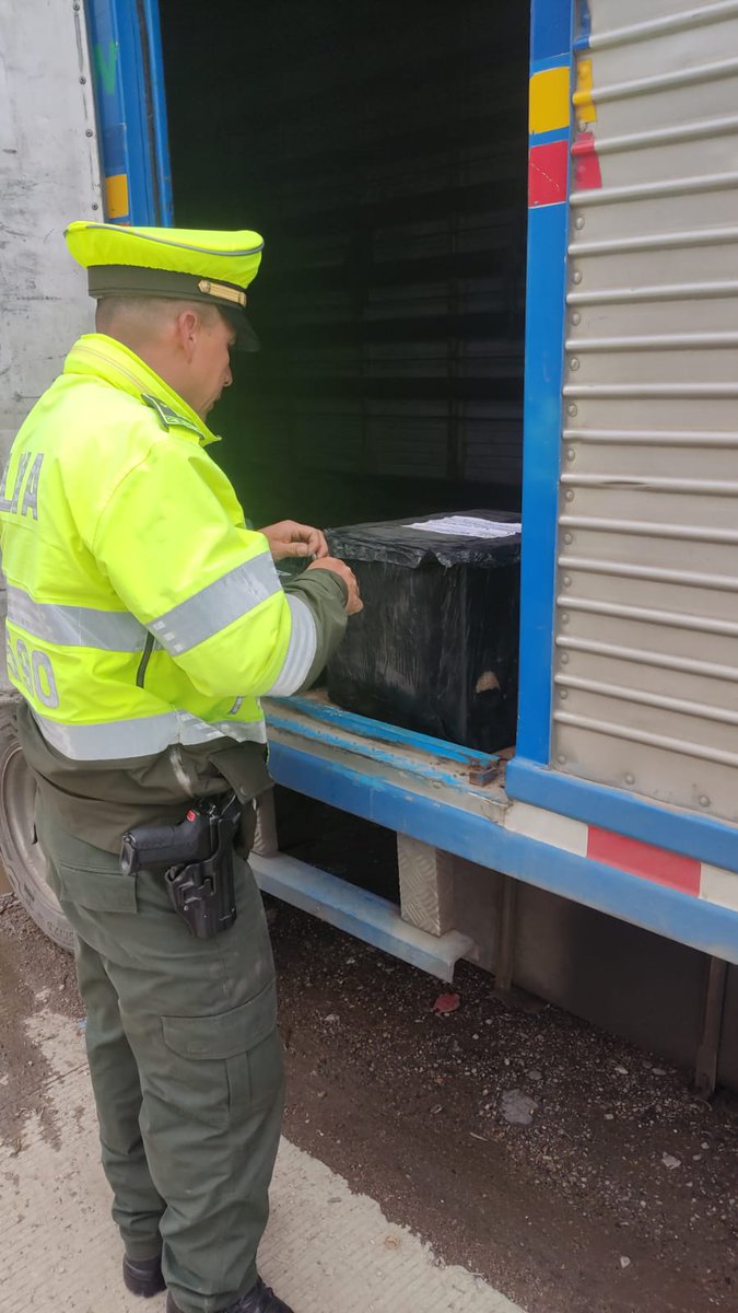 #InformaciónDeInterés La seccional de Tránsito y Transporte Metropolitana de #Tunja le recuerda la restricción de vehiculos de carga con peso igual o superior a *3,4* toneladas para el día de hoy SABADO SANTO 8 de Abril de 4pm a 11 pm.

#Boyacá