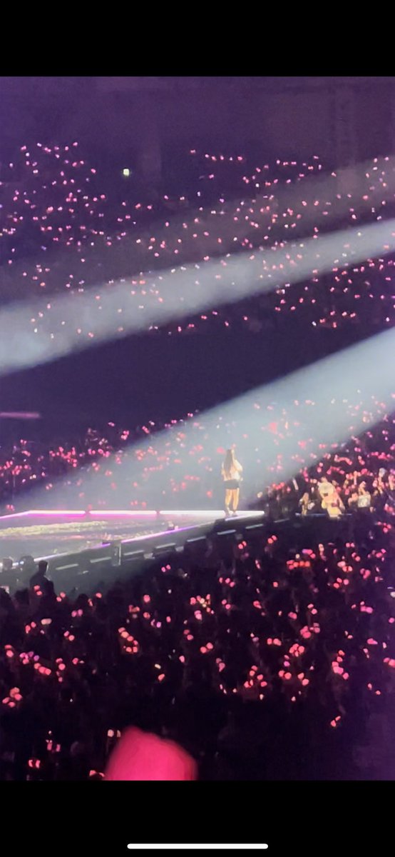 bpmandukie's tweet photo. During AIIYL JISOO stayed on that part of the stage to interact with blinks. She was also the last member to get off the vehicle during Yeah Yeah Yeah. She stayed there for a minute or 2 🥺 

#BLACKPINK #BLACKPINK_WORLDTOUR #BLACKPINK_BORNPINK_JAPAN https://t.co/begvpThGQs