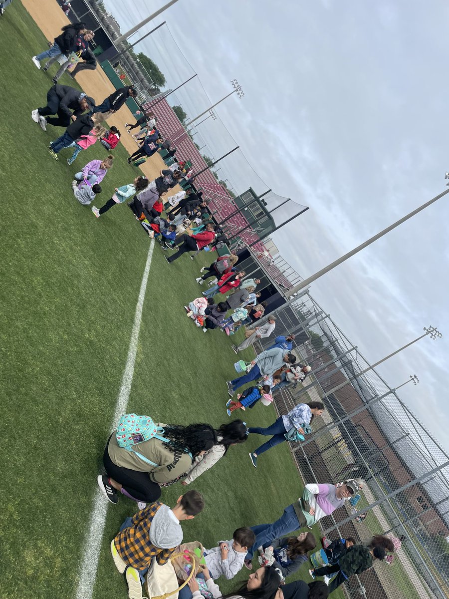 CHSTitanSball's tweet photo. THANK YOU to all those that came out and took part in the Softball’s 2nd Annual Egg Hunt!!!  🥎🐣🐣🥎 https://t.co/U3qlYtoluK