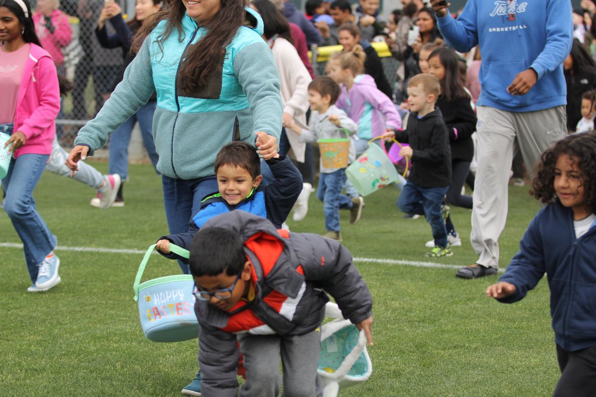 CHSTitanSball's tweet photo. THANK YOU to all those that came out and took part in the Softball’s 2nd Annual Egg Hunt!!!  🥎🐣🐣🥎 https://t.co/U3qlYtoluK