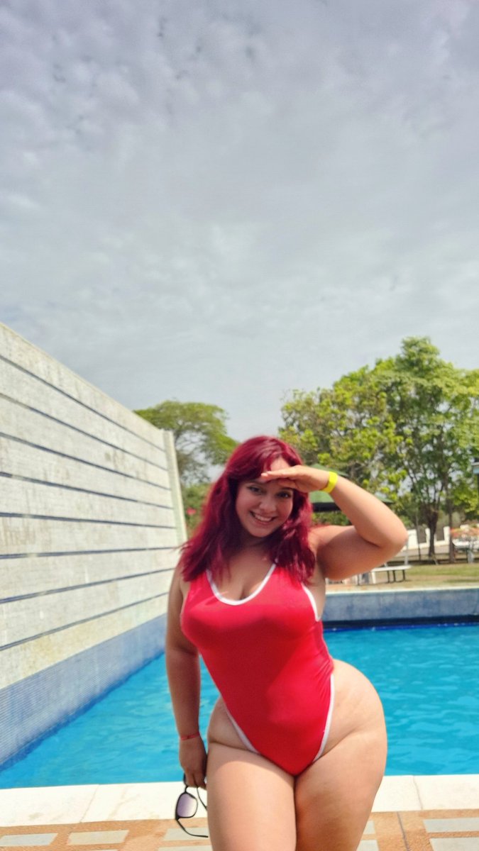 Kathlynprisco's tweet photo. Una vez cada año el cometa Kathlyn sube una foto en traje de baño. Comparte esta gordibuena de la suerte para que sea un mejor 2023 📍💋 https://t.co/uOqin5xJIx