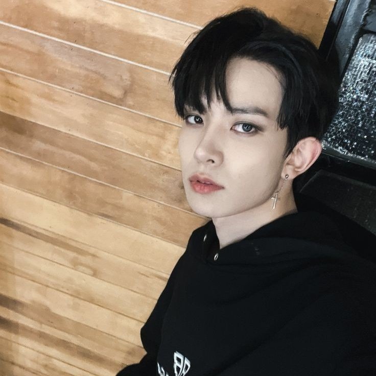 fadaengene's tweet photo. Eu e Heeseung somos gêmeos das trevas. 💀🤘🏼🖤

#ENSD #ENGENESelcaDay #ENHYPEN_HEESEUNG #HEESEUNG @ENHYPEN_members https://t.co/EQknmu1A1A