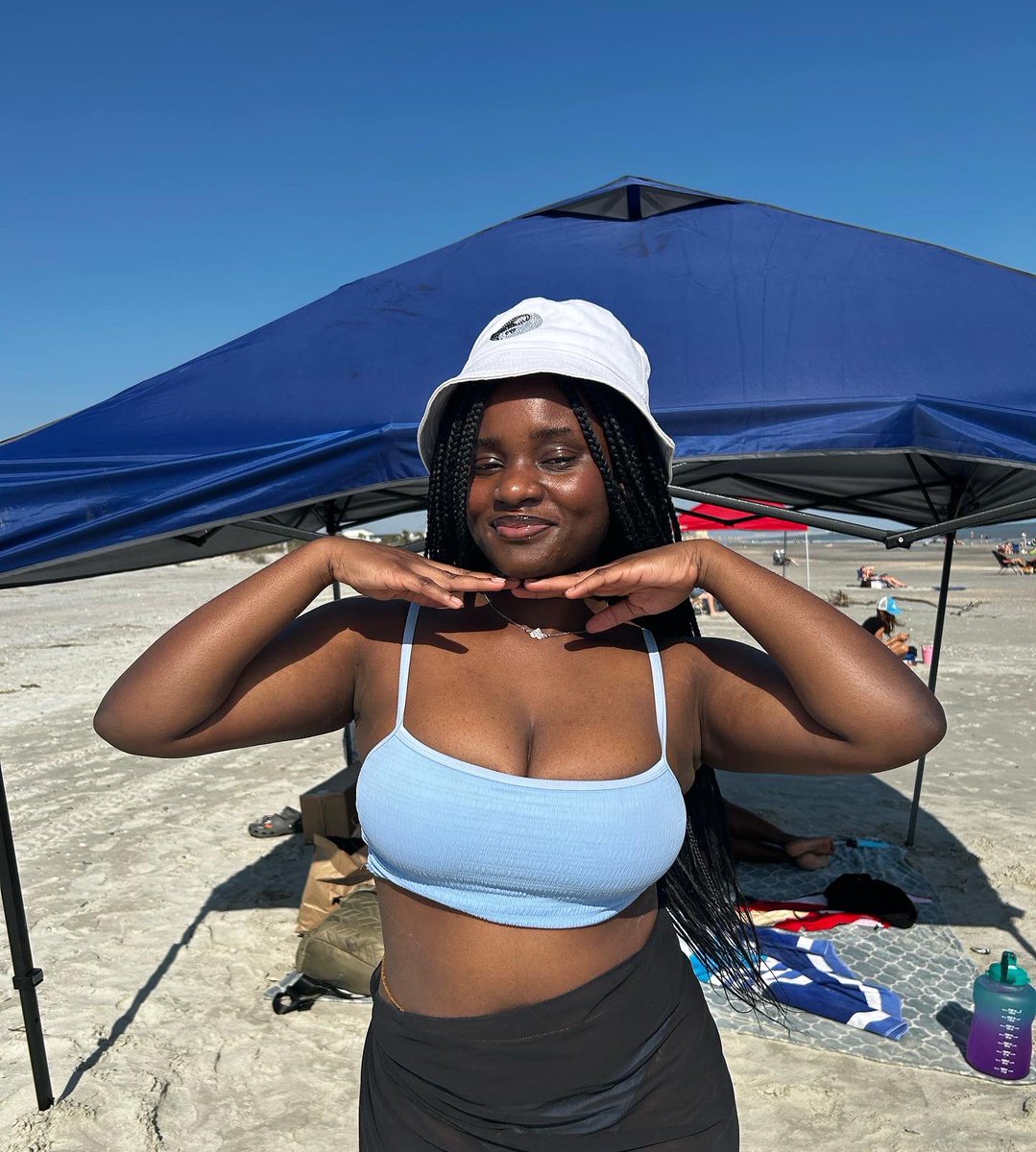 laluv2hard's tweet image. 🤷🏽‍♀️