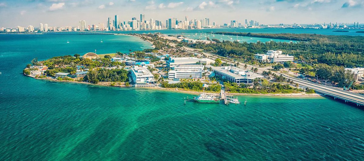 MiamiSportsHQ's tweet photo. Happy 98th birthday to the University of Miami!

On this day in 1925, South Florida’s first university was chartered. Since then, @UnivMiami has grown to be one of the nation’s top research universities, with great prestige in academics, research, healthcare and athletics. https://t.co/ocTHuhjizy