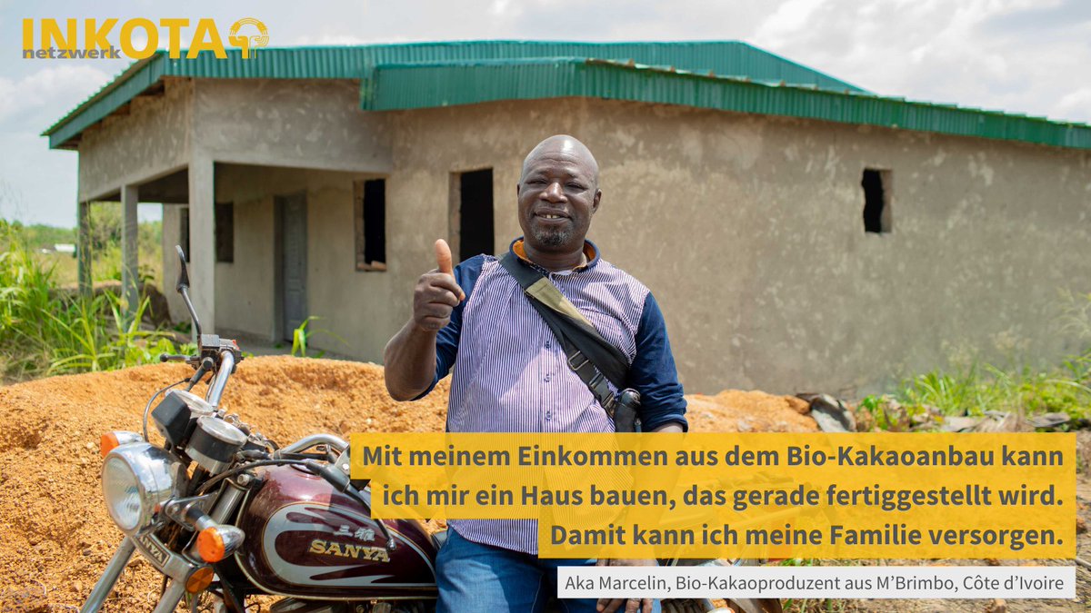INKOTA's tweet photo. Kakaoanbau geht auch ohne #Pestizide! Welche Vorteile der Bio-Kakaoanbau hat? Das erzählte uns Aka Marcelin aus der Côte d’Ivoire beim Besuch einer Bio-Kakaoplantage. #MakeChocolateFair #Osteraktion2023 #GenussOhneGift #Kakao https://t.co/ORCMMeNTOd