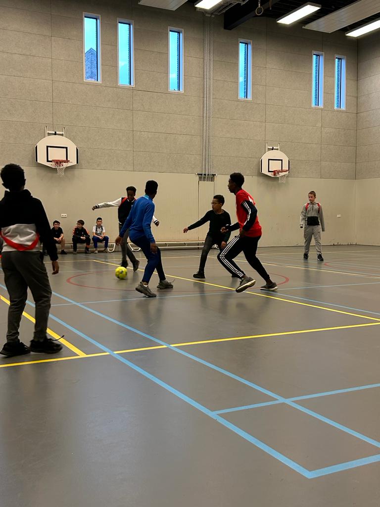 Zaalvoetbal voor de jeugd op vrijdag #Zuidwest #GBGZ #jeugd #GrotebroerGroteZus