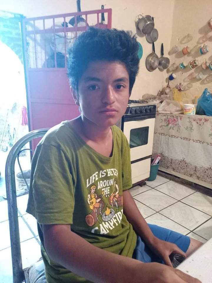BeckyReynoso's tweet image. Alguien que conozca a familiares de este joven, tiene 16 años, Comenta que es de Tlajomulco de Zúñiga, fraccionamiento los Cántaros  Su nombre es Manuel Alfonso Carrillo González. 
Él se encuentra extraviado en Tepic Nayarit   Cualquier dato favor de comunicarse al 3113252922