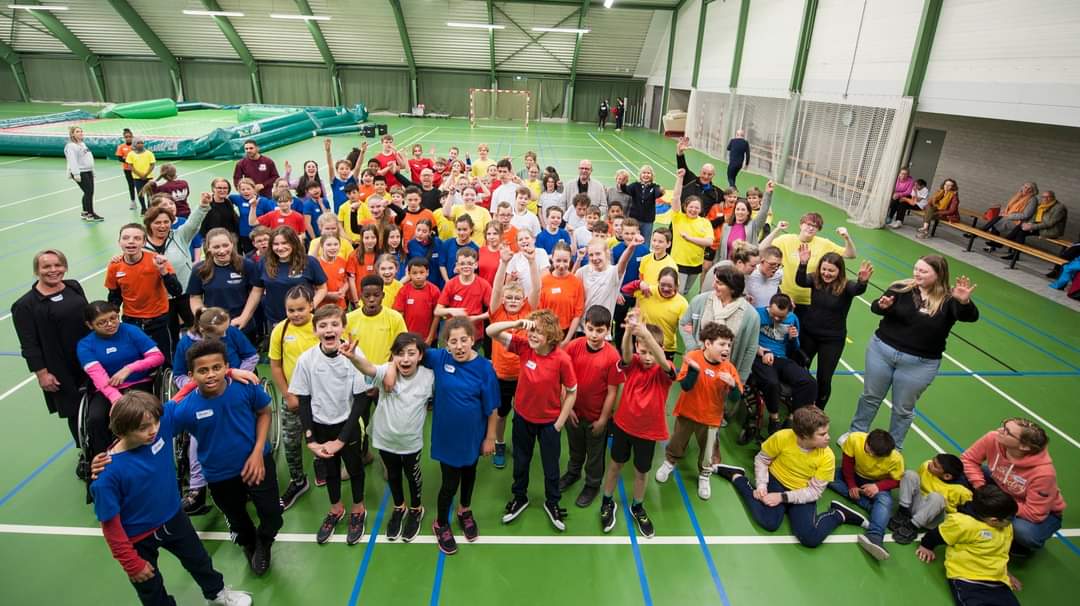 Afgelopen week hebben wij ondersteund met verschillende activiteiten en inzet bij de Sportief Tour van #Bredagelijk. Deze dag stond in het teken van kids met en zonder beperking met elkaar te laten kennismaken.