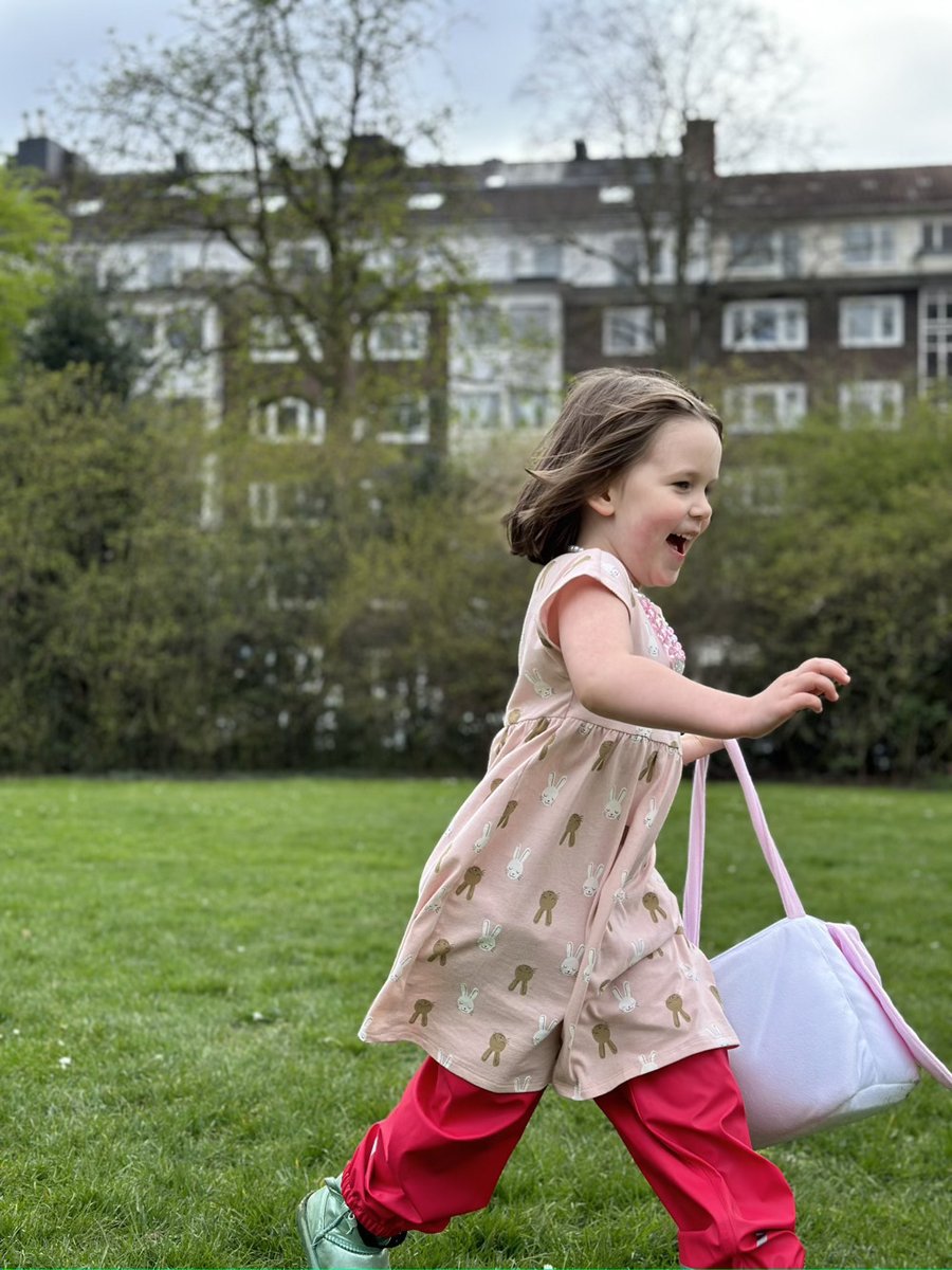 donnywdavis's tweet photo. Pure joy during the Easter egg hunt today. 😍 https://t.co/eDXHsw774G