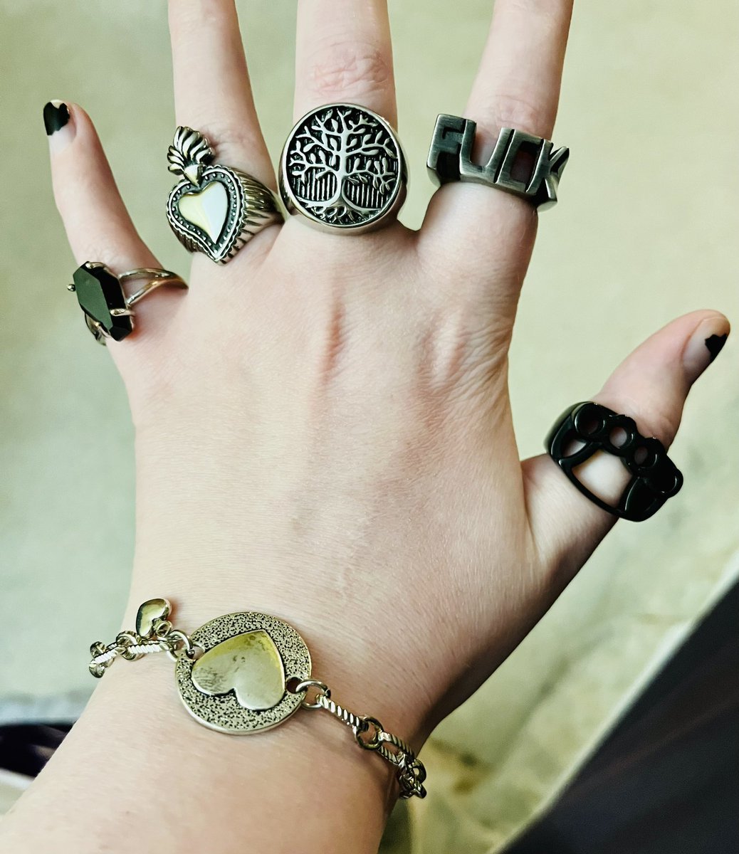 OneSirenArmy's tweet photo. 🖤🙌 @NeverTakeitOff #NTIO #NeverTakeItOff https://t.co/Mn4aoRKI6a