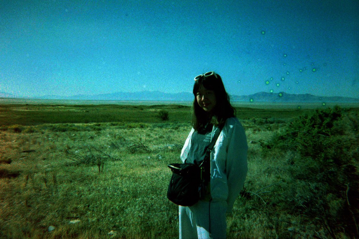 pictoriavark's tweet image. 1 year of the vark under my belt 😭😭 thank you for everything always and being part of it. it was a hard but good one - i’m so grateful for all of it.

a tour diary from our run with @sweetpilll + @ladisputeband are up now on @wormbrainworld with some thoughts on it all ♥️