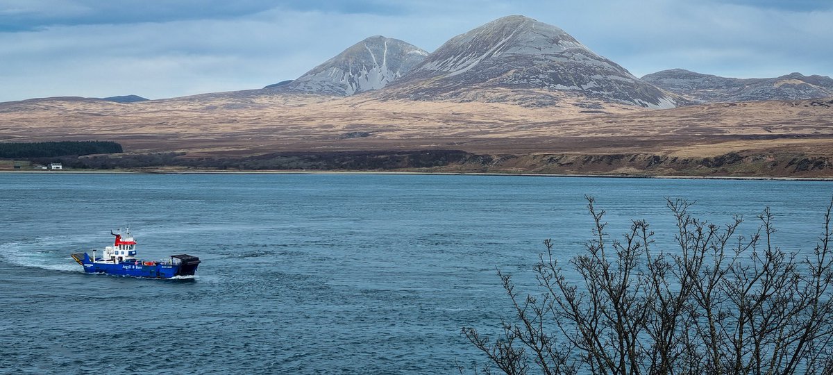 islaymx's tweet photo. Wee visit to Caol ila visitor centre for the 1st time, very nice and the views not to shabby either.
#islay #visitscotland https://t.co/8lS9lupM8p