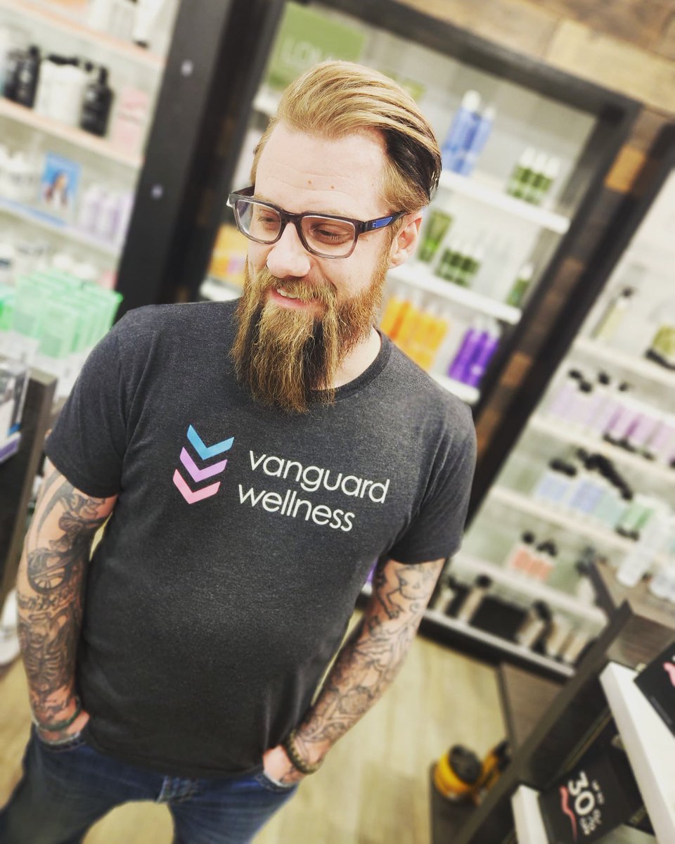 Satans666Finest's tweet image. … New hair, who dis ?

Hair by @CiaCiaCiaH 

#Veteran #Beardupdate #haircut #Chatters #HealAndHelpHeal #VanguardWellness