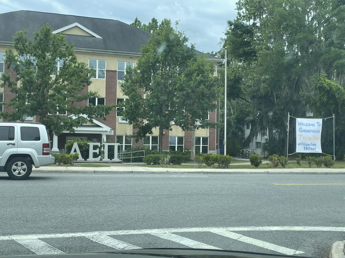 AEPi recruiting for Todd Golden and the Gators basketball team