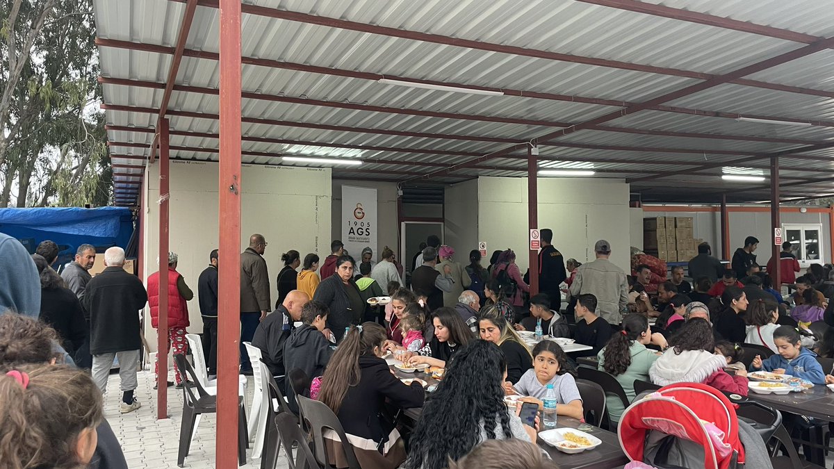 1905AGS's tweet photo. Geçen hafta düzenlemiş olduğumuz iftarın ardından @1905AGS ailesi olarak bugün de Hatay/Antakya Odabaşı Mahallesi’nde depremden etkilenen vatandaşlarımızı misafir ettik. Koordinasyondaki desteklerinden ötürü @ultrAslan’a teşekkürlerimizle. #1905AGS #ultrAslan #ultrAslanHatay https://t.co/Xd3PIv3Jj1