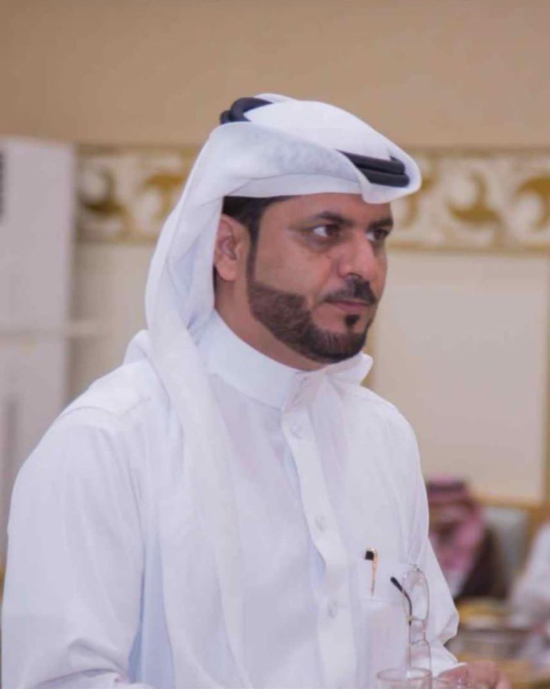 في موقف مؤثّر ومعبّر..

وفاة معلم بعد تأديته العمرة يوم أمس الجمعة أثر تعرّضه لحادث مروري..انهى عمرته ثم التقط صورة للكعبة المشرّفة ثم رحل.

-