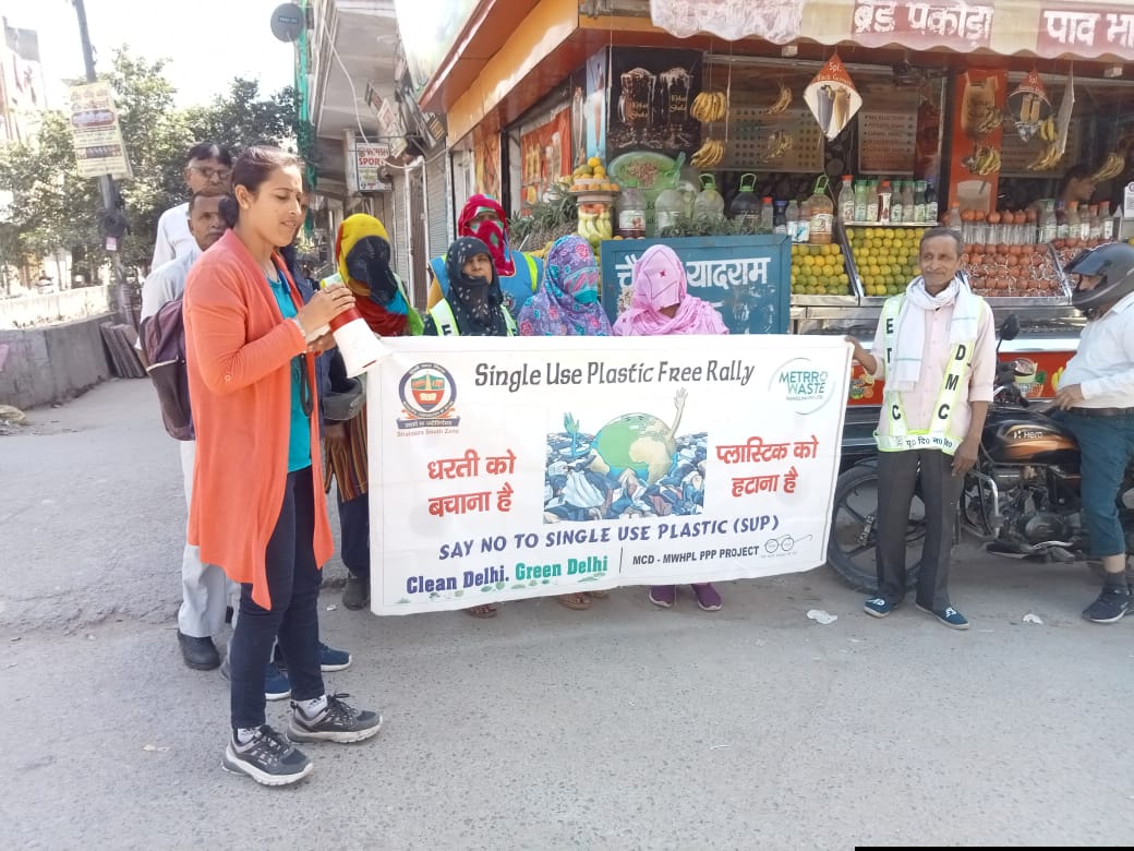 Public Announcement at Main Market road 3rd pusta C-block, Bhajanpura ward by IEC Team regarding importance of the Segregation of waste, Cleanliness Drive, say no to Single use plastic also educate to the all participants what are the benefits of cleaning.