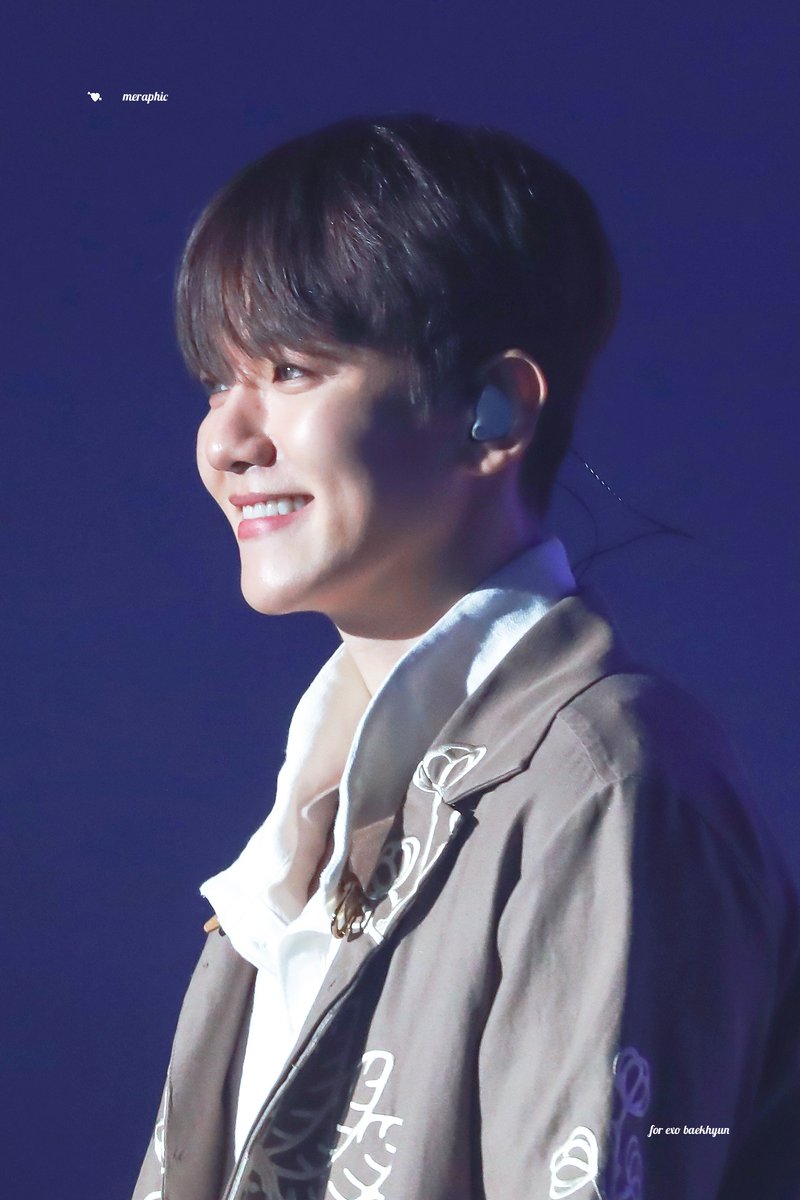 meraphic's tweet image. 230408 EXO' CLOCK
11주년을 함께 했음에 감사하며 12주년도 함께 하자 🫶
#백현 #BAEKHYUN #엑소 #EXO
@B_hundred_Hyun