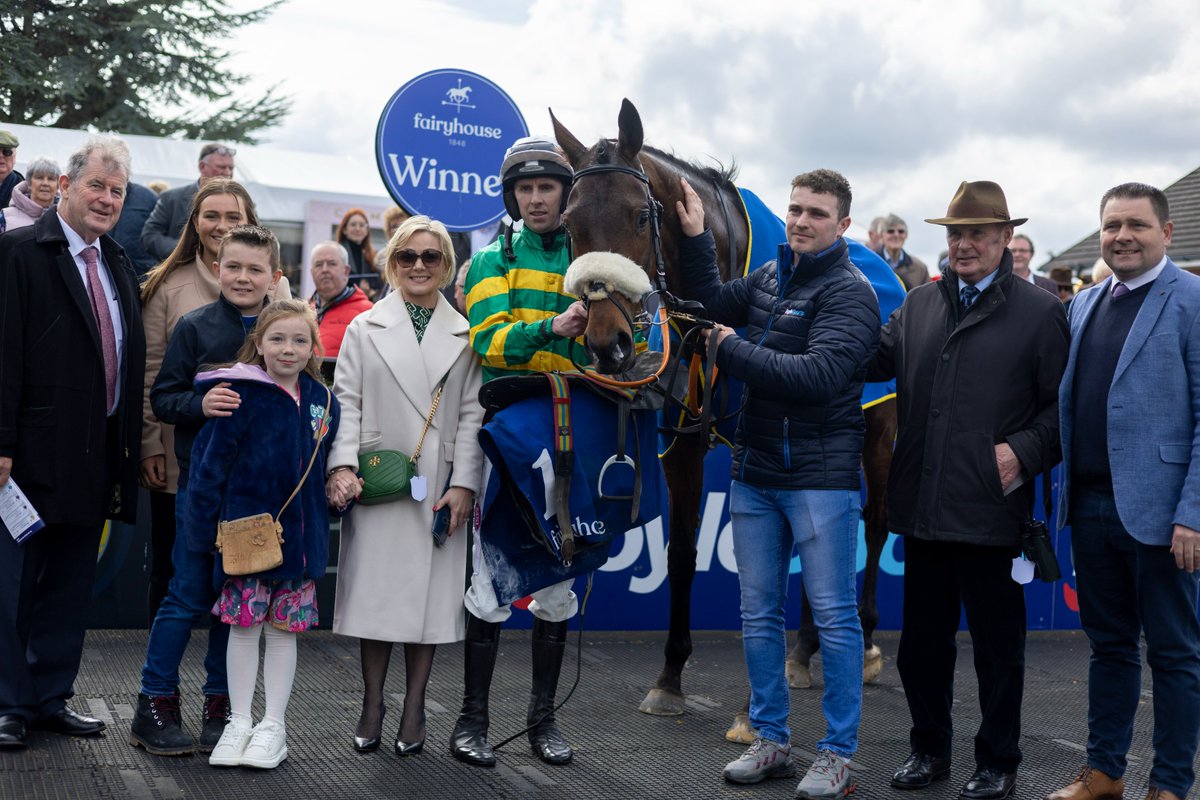 REDMILLSHorse's tweet image. A great start to the Easter Festival @Fairyhouse for @PeterRacing as Canal End &amp;amp; Mark Walsh land the opening Maiden Hurdle for JP McManus #FeedYourDesireToWin 🏆🐴