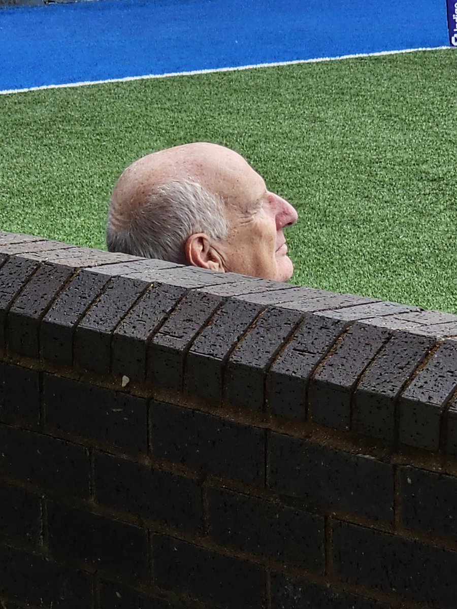 How much for this pic <a href="/vivj33/">Viv Jones🏴󠁧󠁢󠁷󠁬󠁳󠁿📷</a> <a href="/Cardiff_RFC/">Cardiffrfc</a> @Iest_yn 😂😂