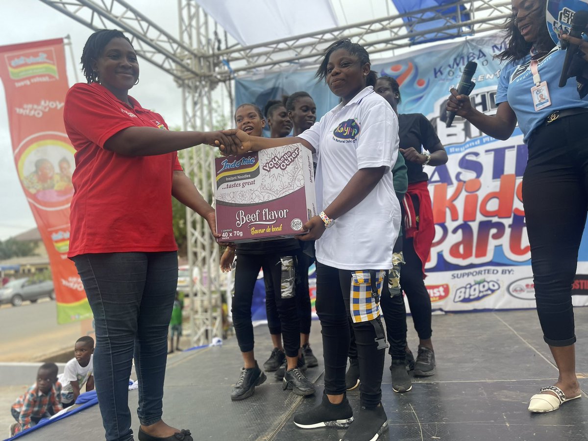 shobiztv's tweet image. PHOTOS: Best dancers from the #Easterforkids party received packages from @IndomieGhana and Mcberry’s