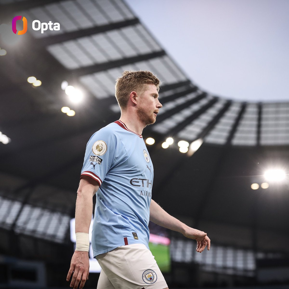OptaJoe's tweet photo. 100 - Kevin De Bruyne has become the fifth player to assist 100 goals in the Premier League:

162 - Giggs
111 - Fàbregas
103 - Rooney
102 - Lampard
100 - De Bruyne

Games needed to reach 100:

237 - De Bruyne
293 - Fàbregas
367 - Giggs
445 - Rooney
559 - Lampard

King. https://t.co/p5O3r8BvCA