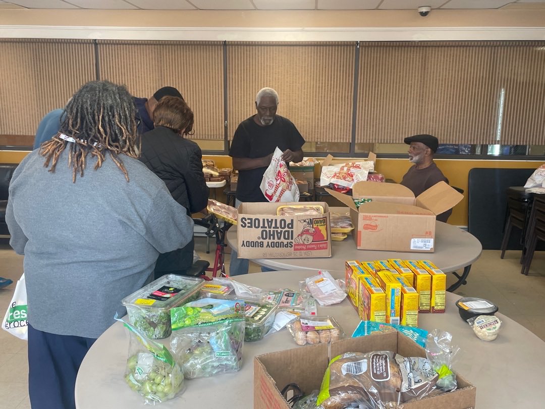 I just helped end #hunger and #foodwaste with @phillyfoodrescue/#phillyfoodrescue! It feels good to be a #FoodRescueHero! Check out how YOU can get involved! bit.ly/30zOq4Oc. Opportunity Tower 56th &amp; Haverford #tcrccommunityhealingcenter  bit.ly/30zOq4O