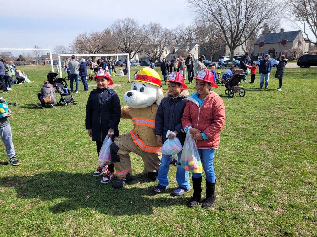 RockfordFire's tweet photo. 🐶 🐰 Sparky enjoyed giving tours of the fire engine, meeting the Easter bunny and watching the kids enjoy the Oxford Park Easter Egg Hunt.  Sparky also wishes everyone a safe Easter weekend! https://t.co/0WO7GLPavZ