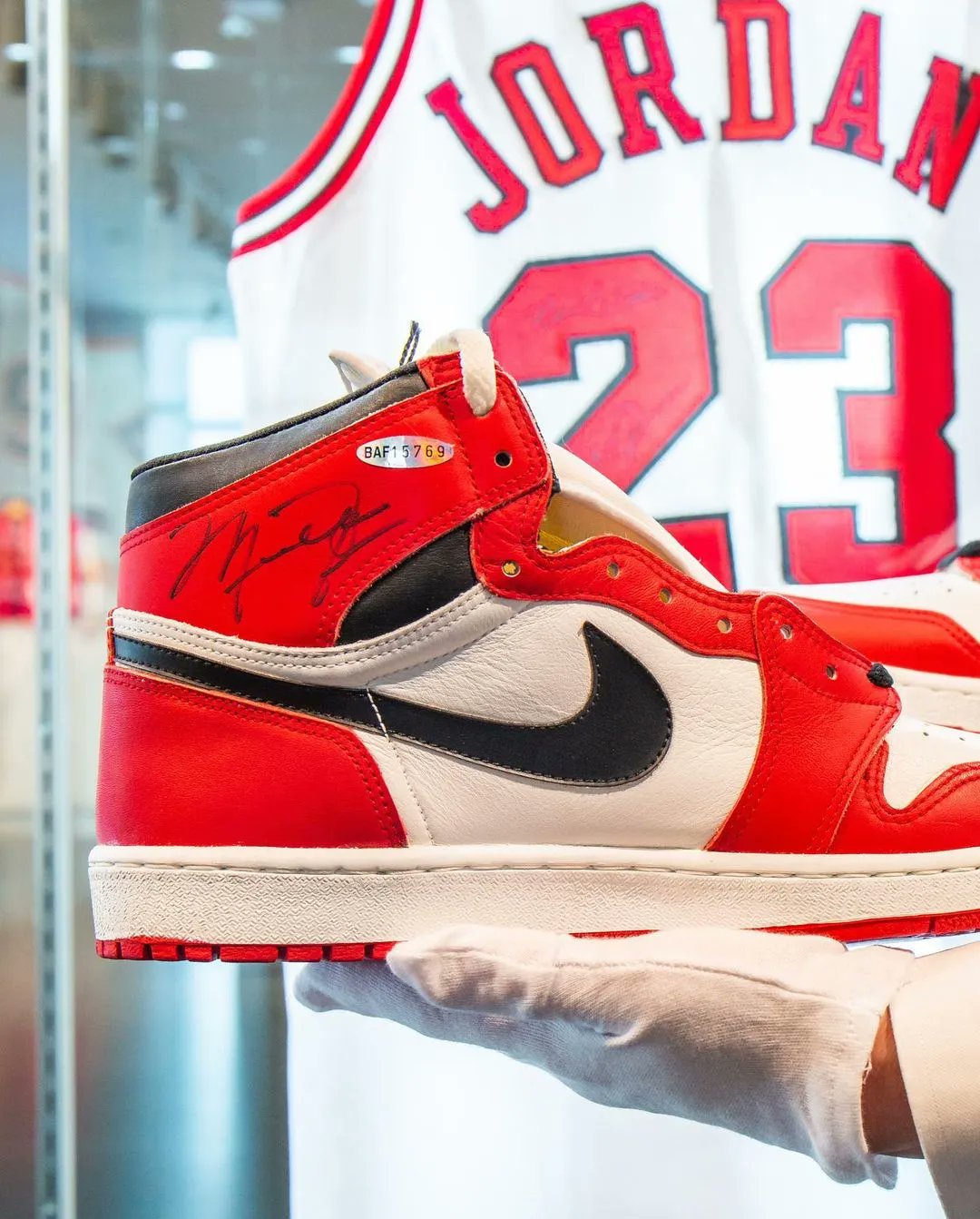Michael Jordan Signed 1985 'Player Sample' Air Jordan 1s