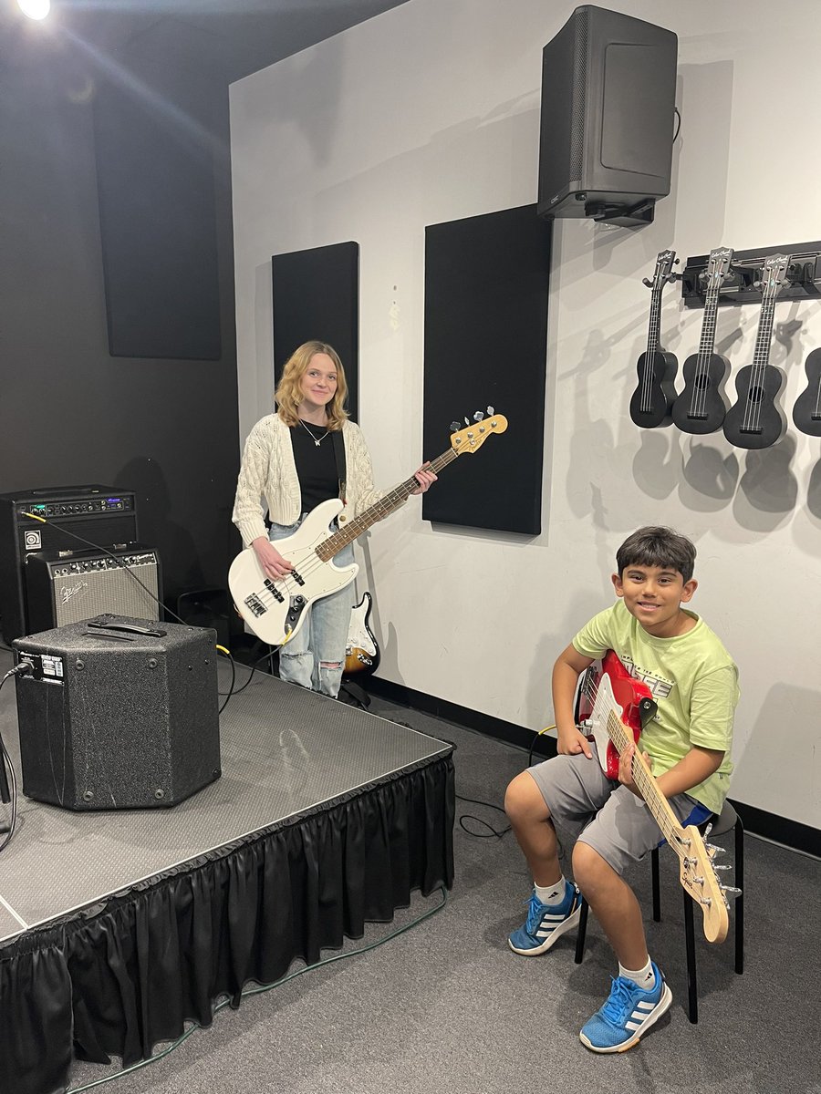 B2RRanchoPQ's tweet image. Filippo and Mariella had a blast during their lessons with our instructors Jake and Allison! 
🎸🥁🎸🥁🎸
#music #musiclessonsforkids #bachtorock #bassguitar #drums #musiclessonsforallages #drumlesson #sandiegomusic