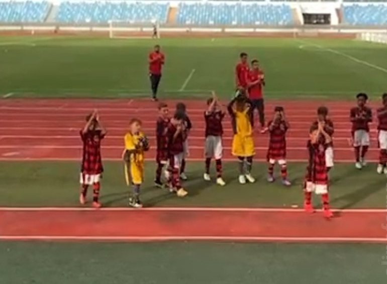 FlaEmTudo's tweet photo. ⚽ Fim de jogo!

Flamengo 0 x 8 Goiás, em Aparecida de Goiânia, pela final da Go Cup #sub08.

Fla sofre a única derrota, para o forte time do Goiás, e fica com o vice. Aprendizado aos meninos!

8 jogos
7 vitórias
1 derrota
57 gols feitos
14 gols sofridos

📷 Reprodução/Instagram https://t.co/WGgGkNMJca