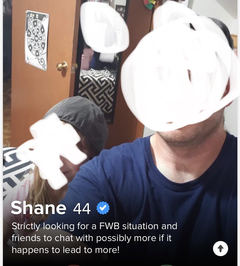 #TinderFail nothing like looking for friends with benefits and your main photo being a picture of you and a kid who I’m assuming is your Daughter 😂