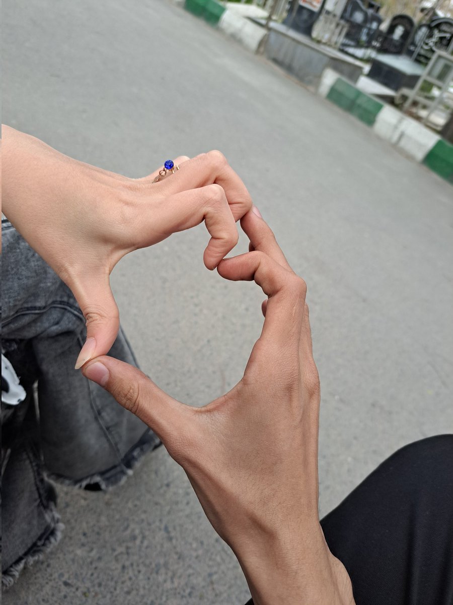 M_programmer_H's tweet photo. انقدر راه رفتم تا کنارش باشم🥰❤️ https://t.co/0XplzZwj6g