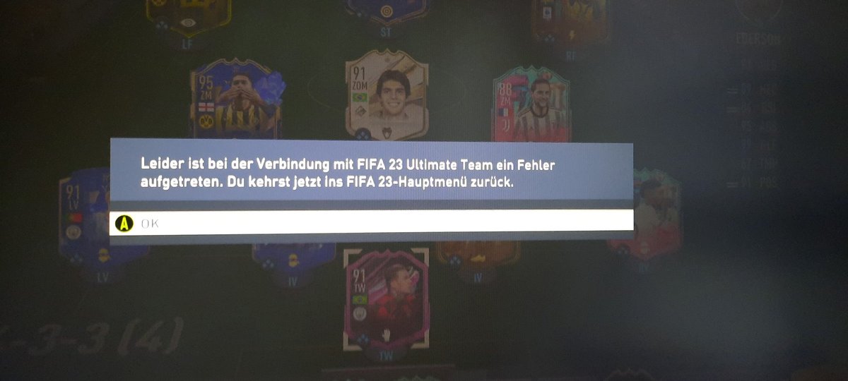 Metin20034's tweet photo. @EAFussball Why cant I play a single game?!?! Even squad battles isn't working!! https://t.co/HvEjG4LBJV