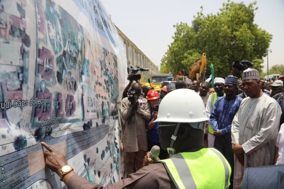 kyari_engr's tweet image. Zulum flags-off Borno’s Second Flyover 
… Chinese COY to deliver at N5.8b
@GovBorno  @ProfZulum on Saturday flagged-off  construction of Borno’s 2nd flyover meant to further decongest traffic and increase infrastructural development in the state capital
m.facebook.com/story.php?stor…